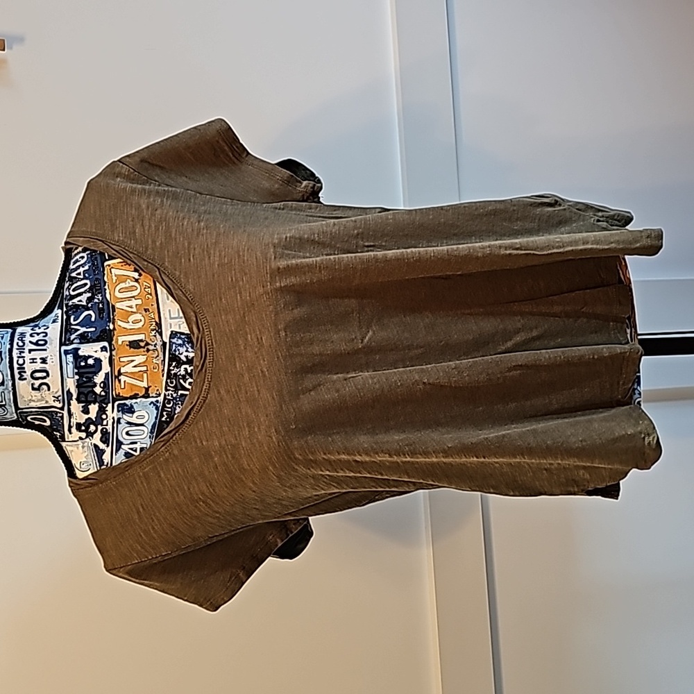 Women's tee shirt size XXL